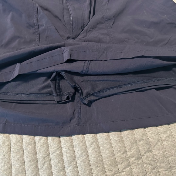 Eddie Bauer Golf skirt with attached shorts - Picture 4 of 4